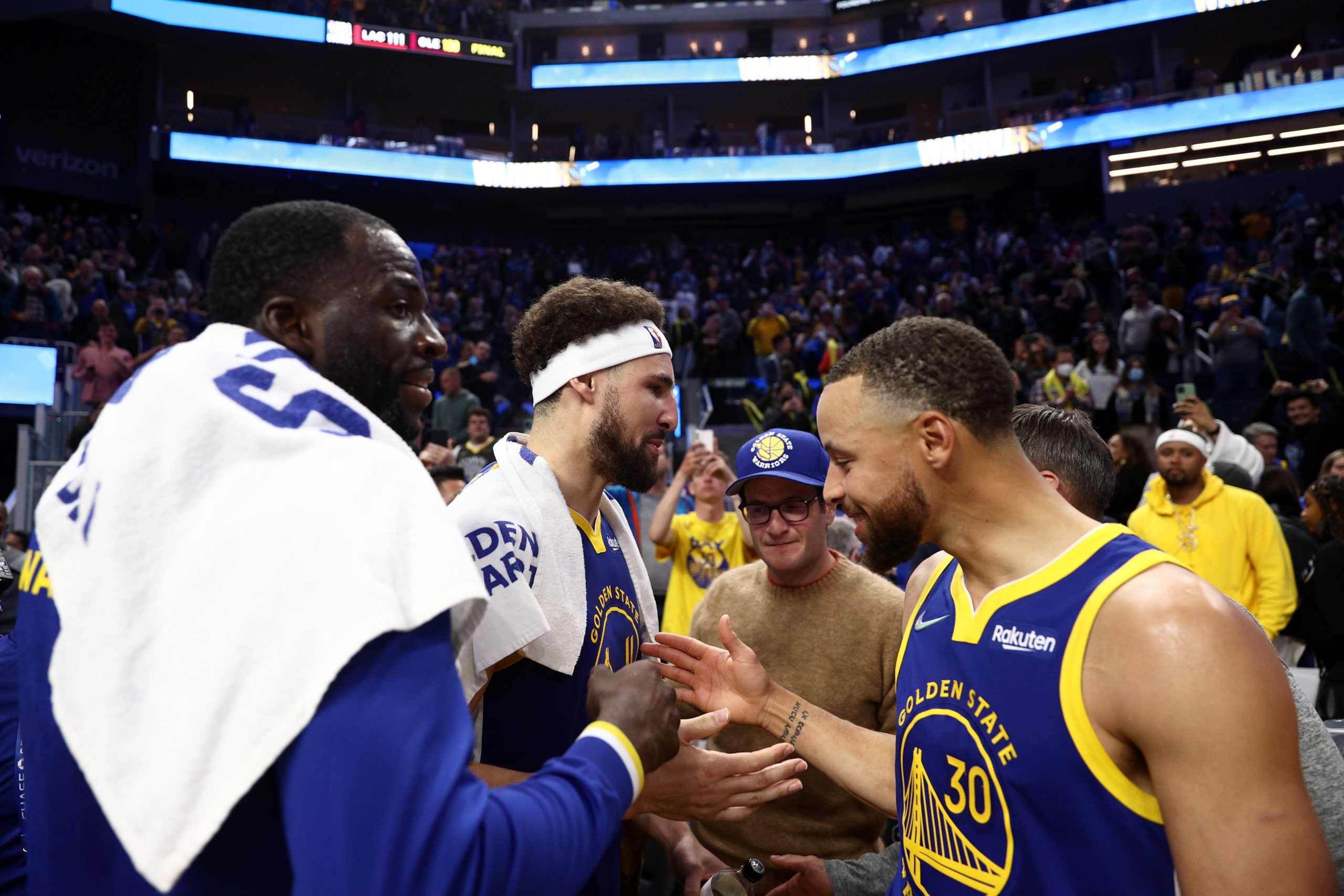 Curry, Thompson y Green tuvieron una noche mágica en su regreso juntos a la cancha