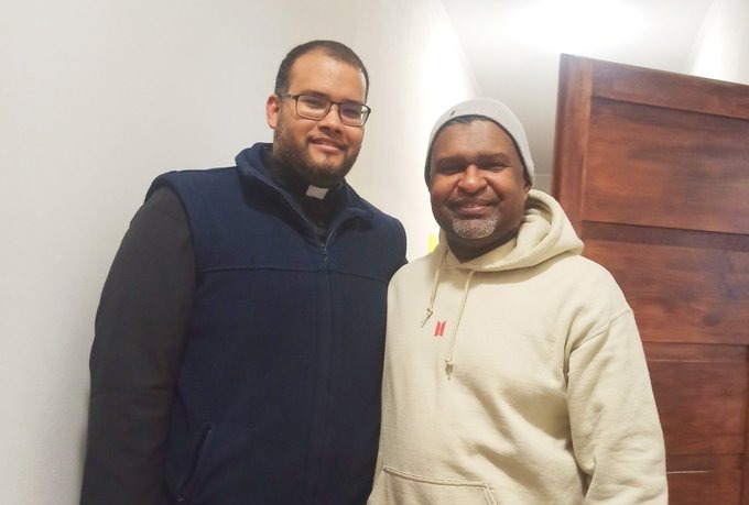 Sacerdote venezolano en Ucrania ofrece refugio a víctimas de la invasión rusa