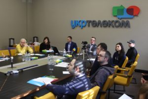 Piratas informáticos acusados de caída del proveedor nacional de internet de Ucrania