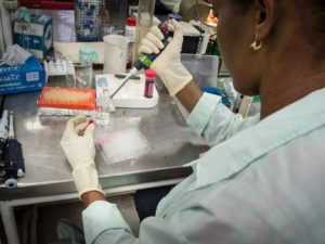 Científicos desarrollaron anticuerpo que ataca las células cancerosas