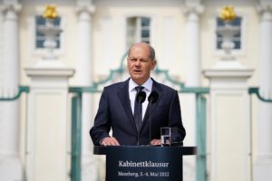 Canciller alemán arremetió contra Putin y promete más apoyo militar a Ucrania