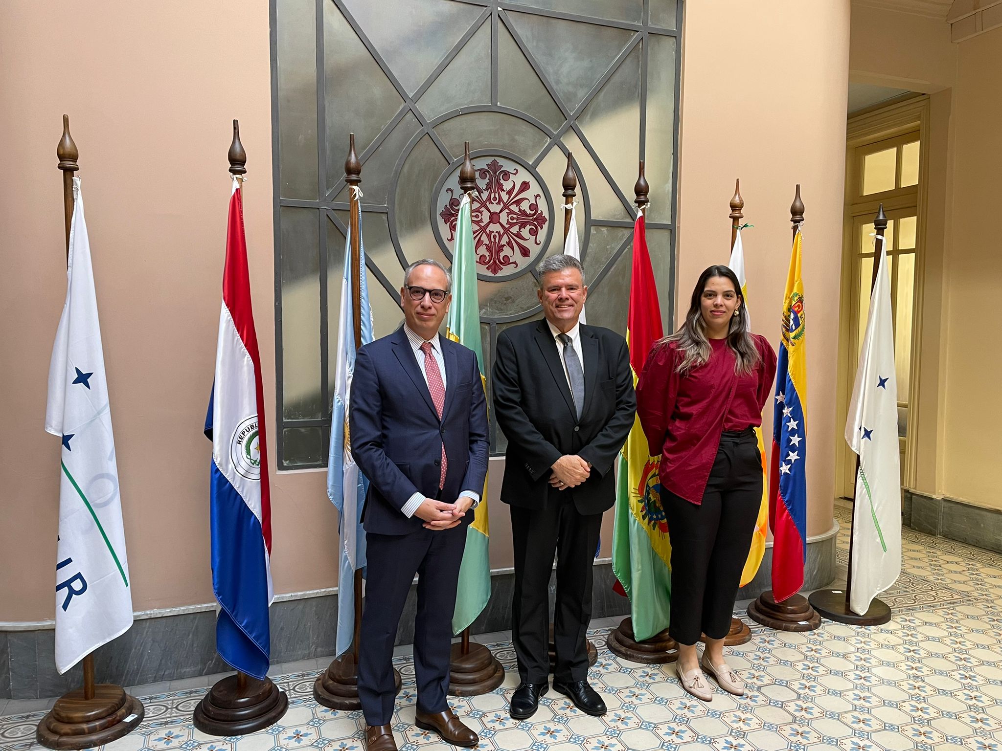 Reunidos el director de la secretaría del Mercosur, Luiz Gonzaga Coelho, con el embajador de Uruguay, Santiago Wins. Foto: Twitter Mercosur.