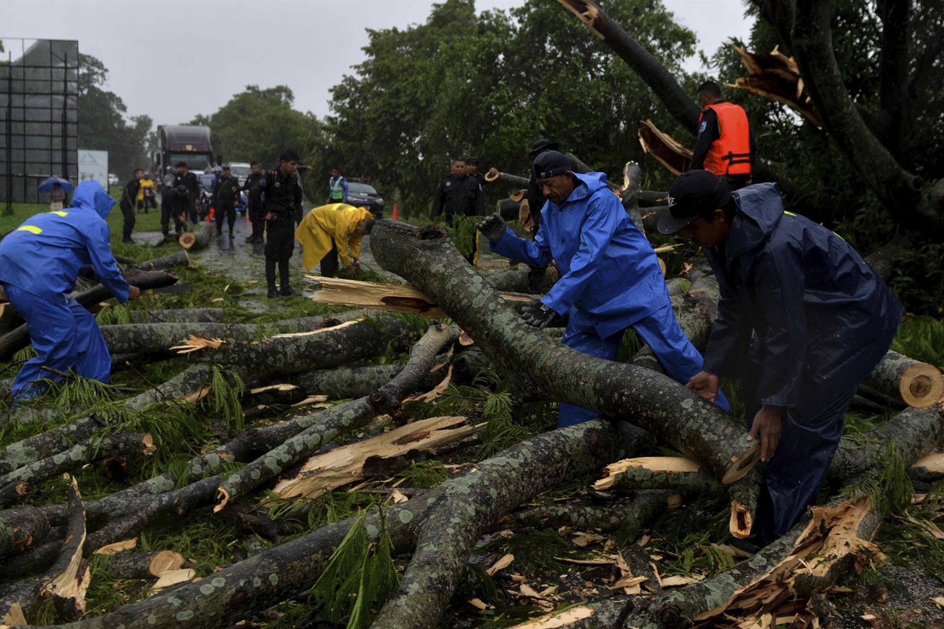 “Bonnie” deja fuertes estragos en El Salvador: una víctima fatal y decenas de afectados