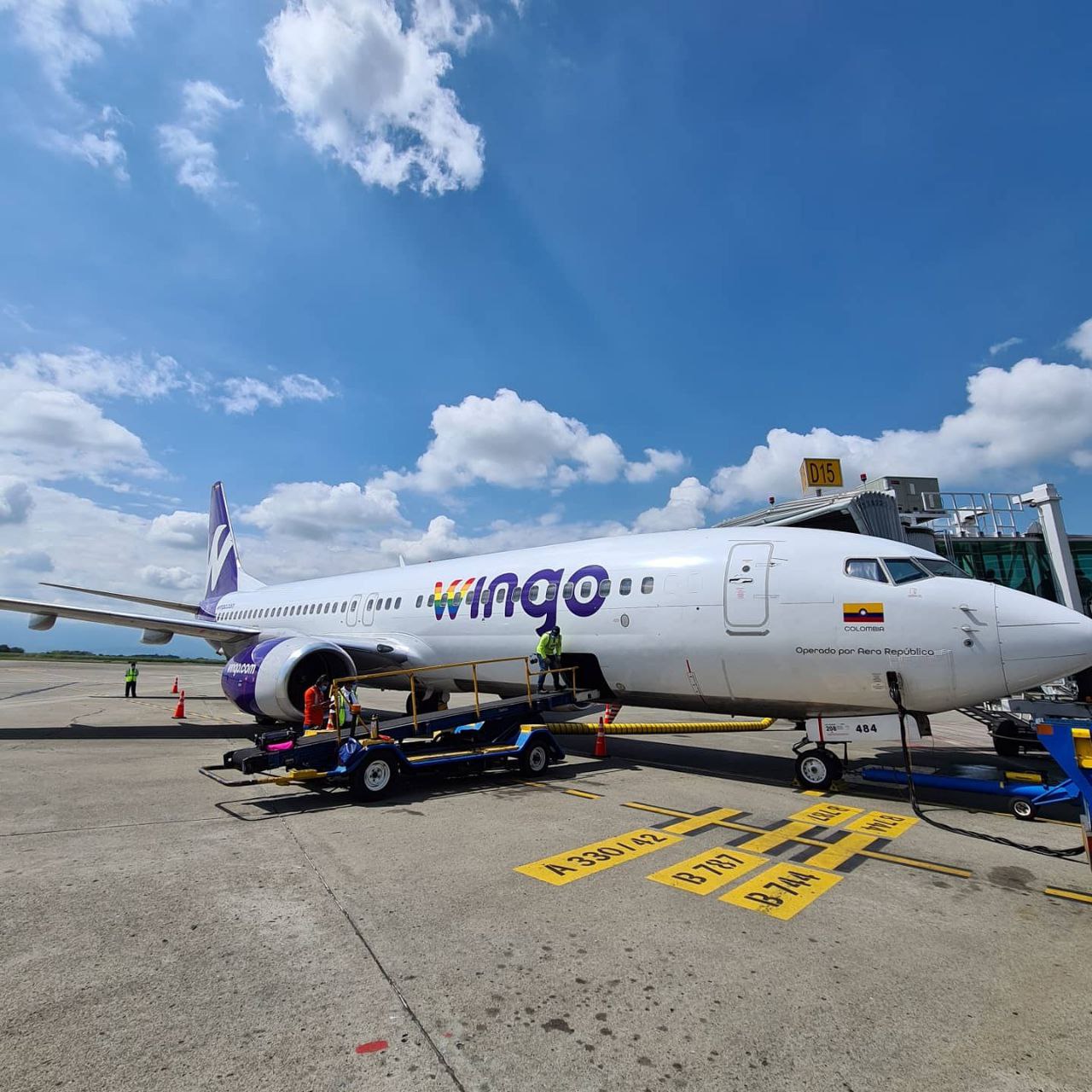 Colombia autorizó que dos aerolíneas restablezcan vuelos a Venezuela