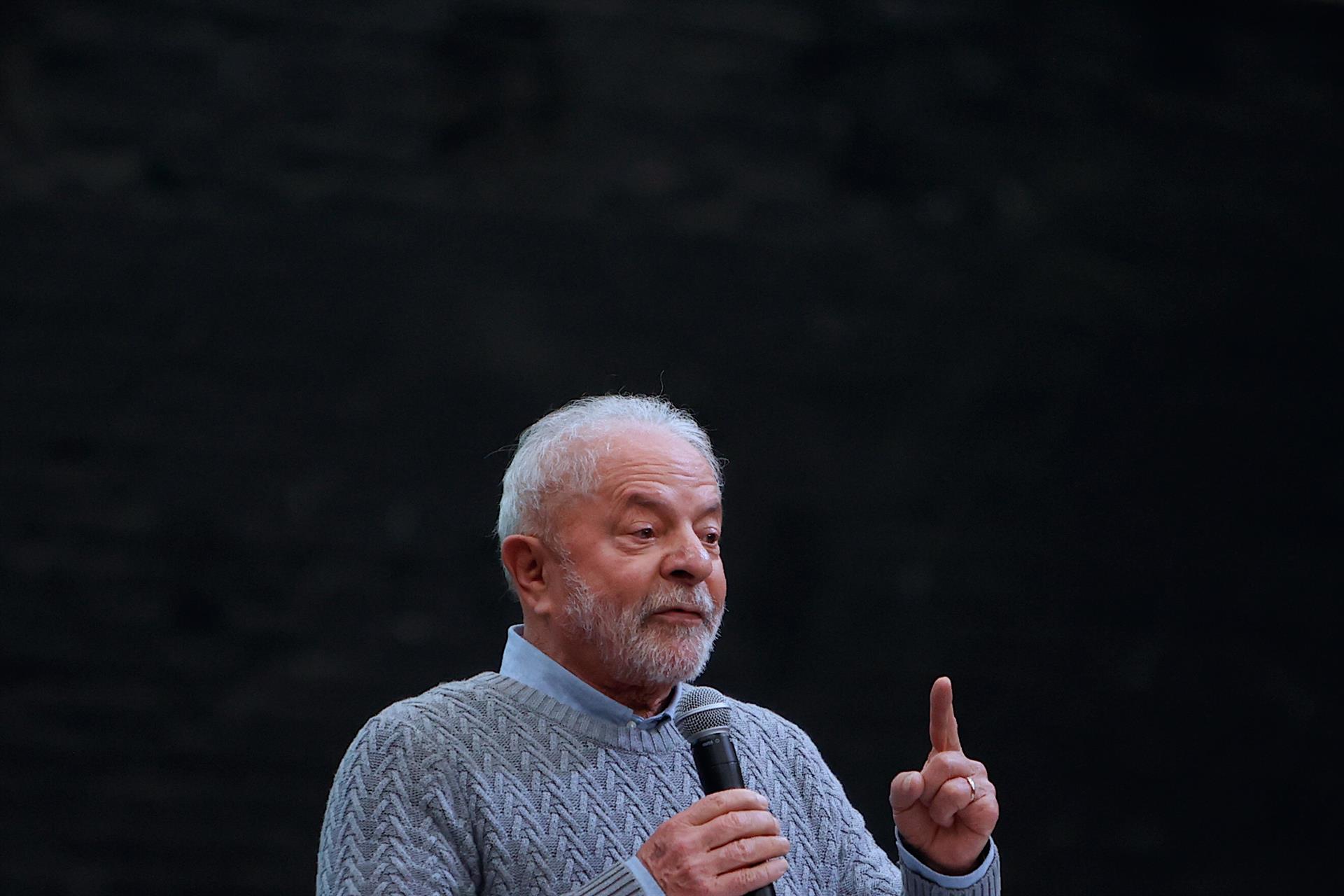 FOTO REFERENCIAL - AME6999. SAO PAULO (BRASIL), 14/09/2022.- El expresidente brasileño y actual candidato a la Presidencia, Luiz Inácio Lula da Silva, habla durante una visita a una feria de productos orgánicos de los movimientos campesinos y un encuentro con representantes de cooperativas nacionales, en el marco de su campaña para las elecciones presidenciales del próximo 2 de octubre, hoy, en Sao Paulo (Brasil). EFE/ Fernando Bizerra