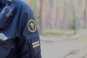 A través de su cuenta de Instagram, la Guardia de Fronteras de Finlandia informó que ha aumentado el tráfico que ingresa al país por la frontera este, en comparación con la semana laboral anterior. Las autoridades afirman tener la situación bajo control. Foto: Instagram Guardia de Fronteras de Finlandia (@rajavartiolaitos).