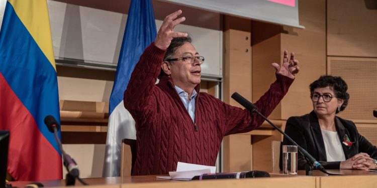 Petro: “Salvar el Amazonas es una bonita oportunidad para que hablen EE.UU. y Venezuela”