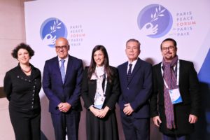 Jorge Rodríguez (i) y Gerardo Blyde (d) se encontraron en el Foro por la Paz 2022 que se realiza en París, Francia.