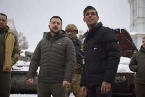 Presidente de Ucrania, Volodímir Zelensky junto al primer ministro británico Rishi Sunak. Foto EFE