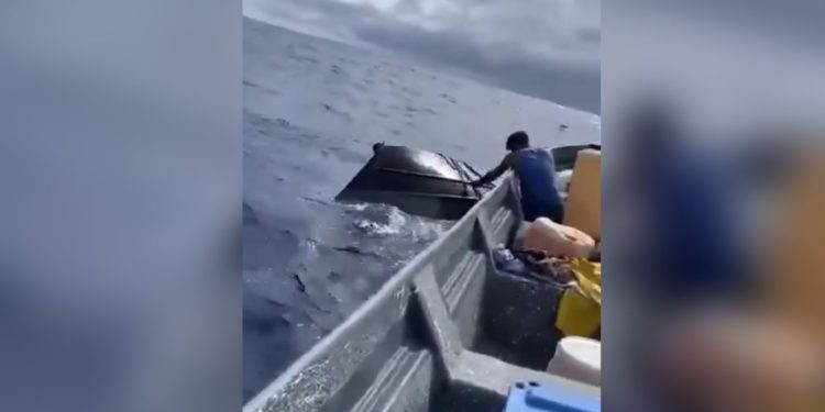Hallan buque semi-hundido donde presuntamente viajaban los 23 migrantes desparecidos en San Andrés