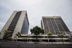 Sede de Petróleos de Venezuela (Pdvsa) en la capital venezolana de Caracas. Foto: Miguel Gutiérrez / EFE