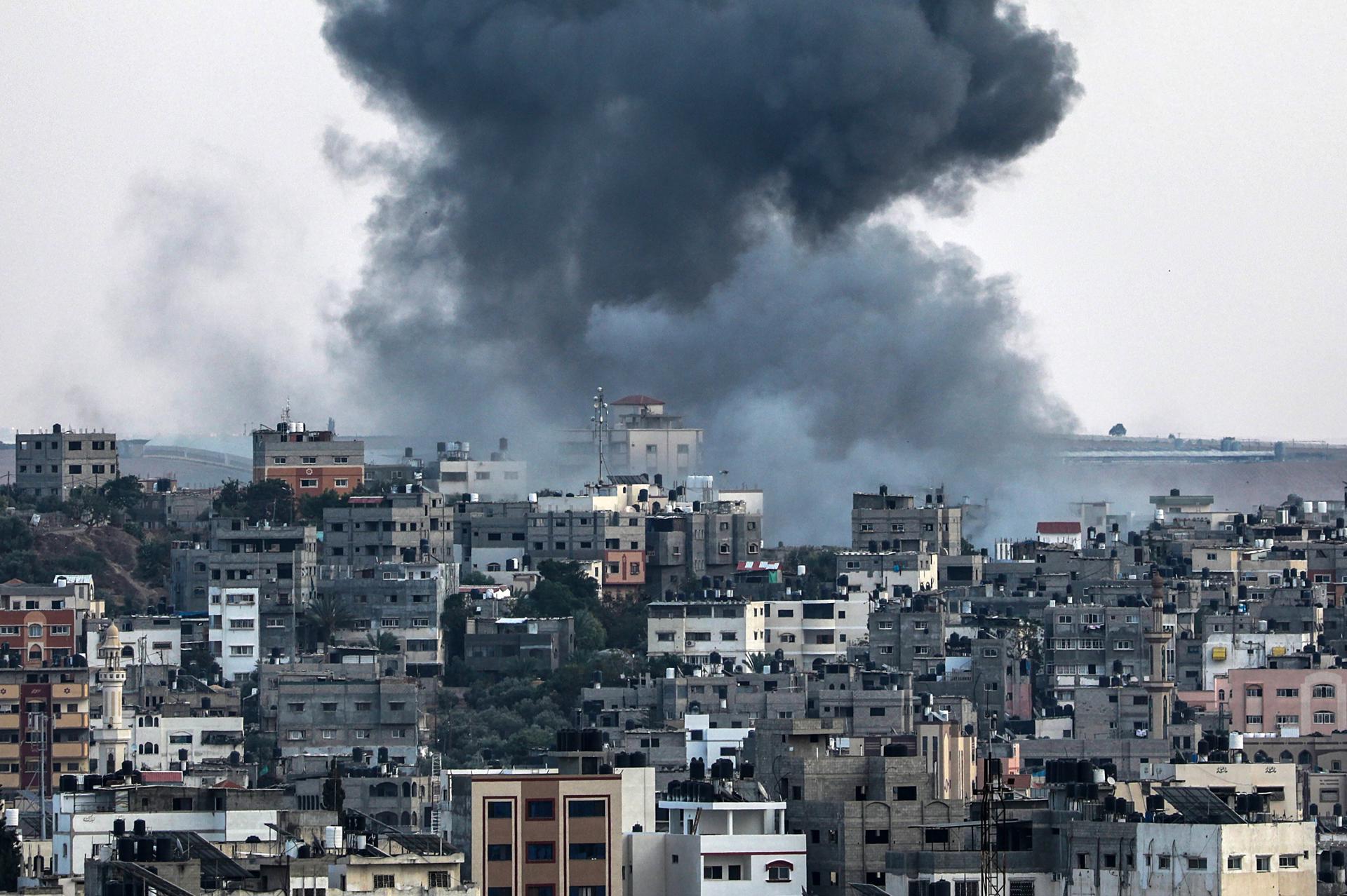 Bombardeos de Israel en la Franja de Gaza. Foto: EFE.