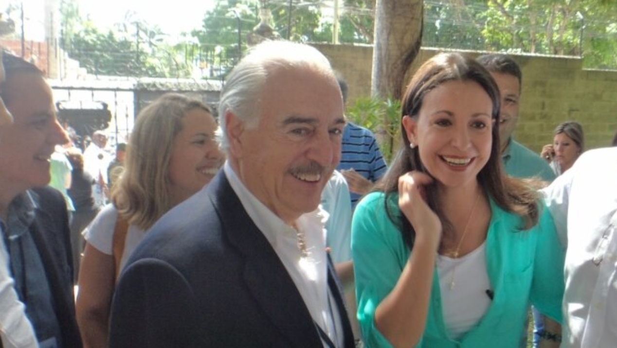 Andrés Pastrana (i) y María Corina Machado (d) en un encuentro realizado en 2017. Foto: VOA Archivo.