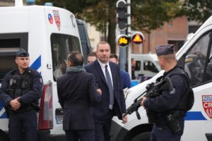 Ataque terrorista en Francia dejó un profesor muerto y varios heridos. Foto: EFE.