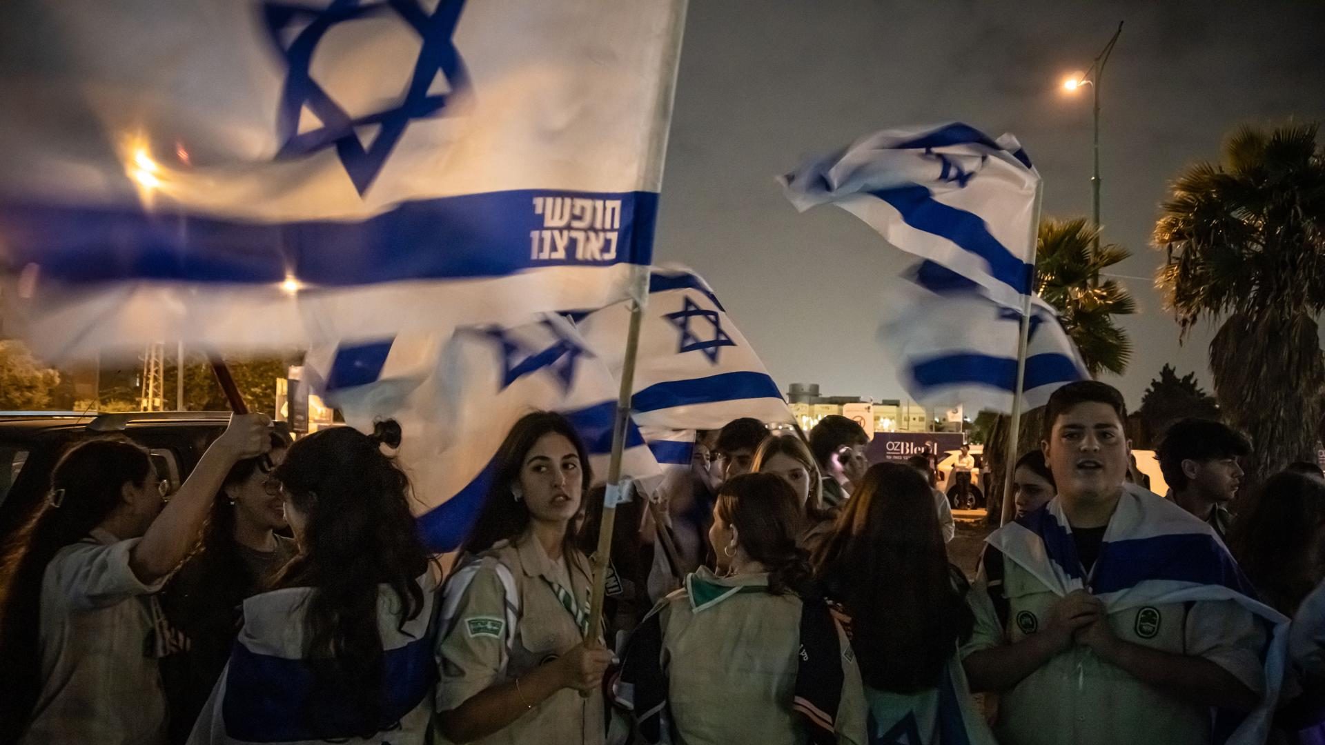 Recibimiento en Tel Aviv de los secuestrados y luego liberados por el grupo terrorista Hamás. Foto: EFE.