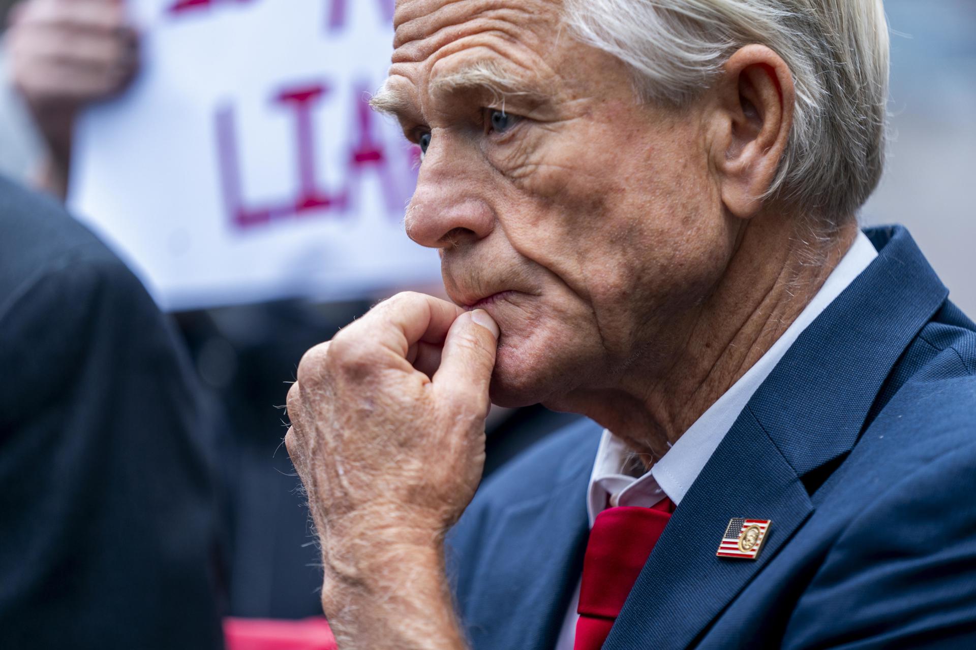 Peter Navarro, exasesor del expresidente de Estados Unidos Donald Trump. Foto: EFE.