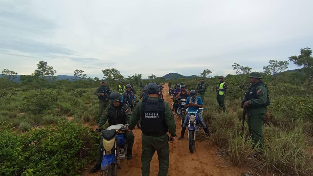 Fuerza Armada de Venezuela en operativos contra la minería ilegal en Amazonas. Foto: FANB.