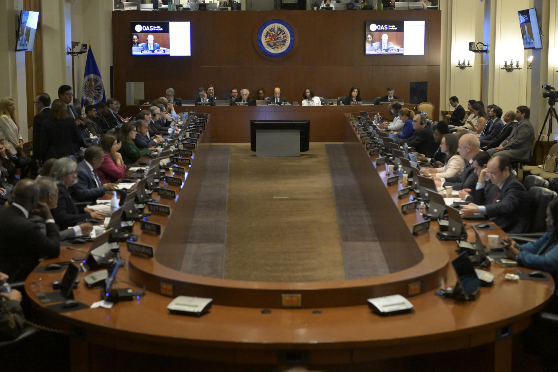 Sesión de países en la OEA. Foto: EFE.