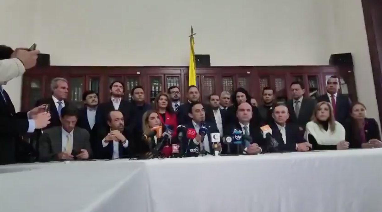 Representantes de nueve partidos políticos de Colombia. Foto: Congreso de Colombia.