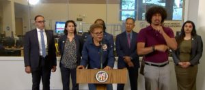 Autoridades de Los Ángeles, encabezadas por la alcaldesa Karen Bass (c). Foto: City of Los Angeles.